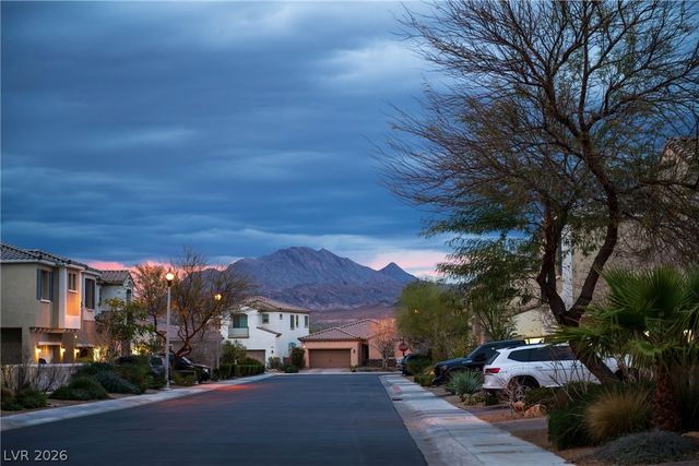 1136 Strada Pecei, Henderson, NV 89011