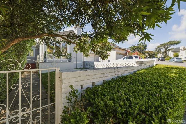 85 Woodacre Drive, San Francisco, CA 94132