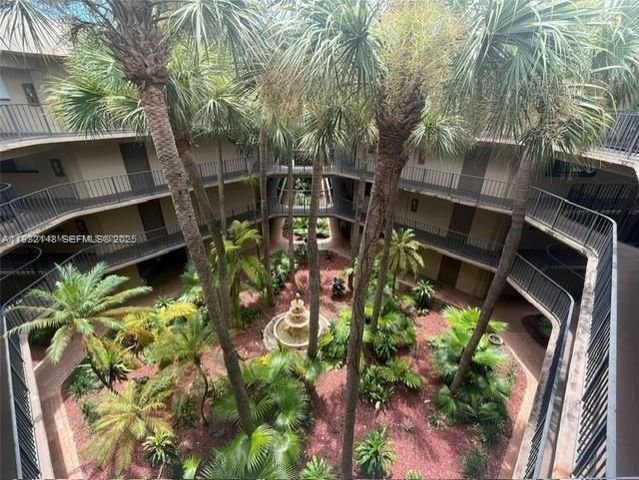 8625 NW 8th St 401, Miami, FL 33126