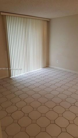 8625 NW 8th St 401, Miami, FL 33126