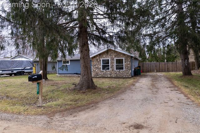 203 Chaney Street, Van Buren Charter Township, MI 48111