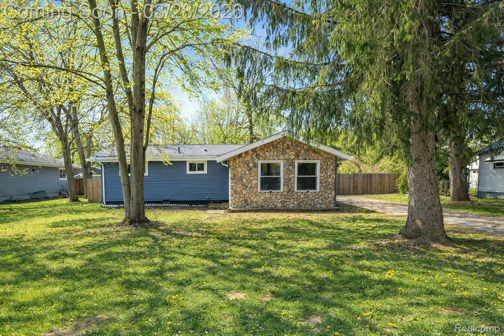 203 Chaney Street, Van Buren Charter Township, MI 48111