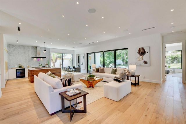 855 NW 4th Avenue, Boca Raton, FL 33432