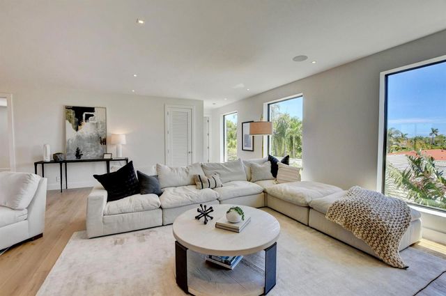 855 NW 4th Avenue, Boca Raton, FL 33432