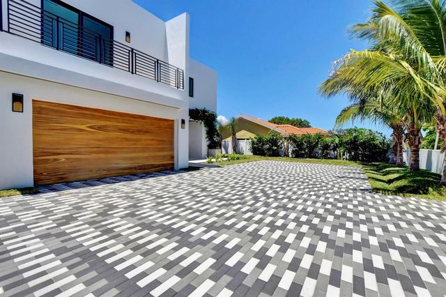 855 NW 4th Avenue, Boca Raton, FL 33432