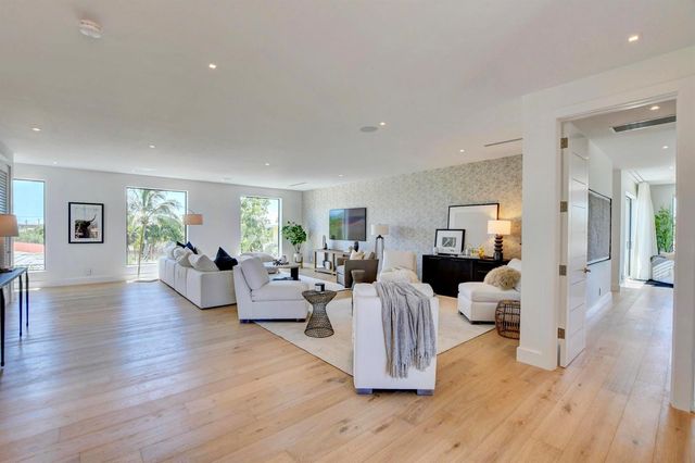 855 NW 4th Avenue, Boca Raton, FL 33432