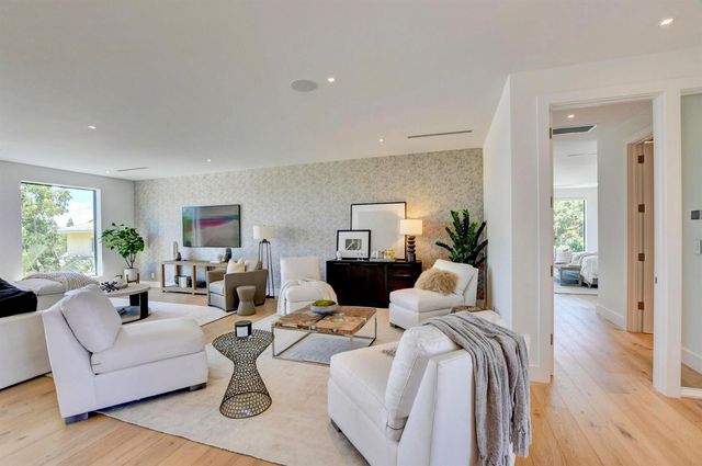 855 NW 4th Avenue, Boca Raton, FL 33432