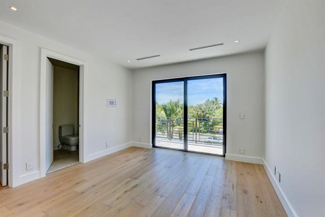 855 NW 4th Avenue, Boca Raton, FL 33432