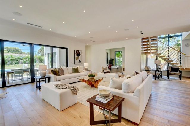 855 NW 4th Avenue, Boca Raton, FL 33432
