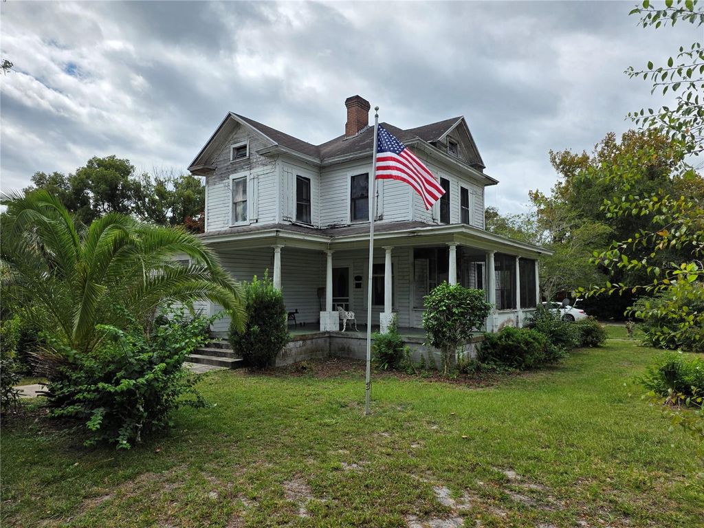 102 S TROWELL AVENUE, Umatilla, FL 32784