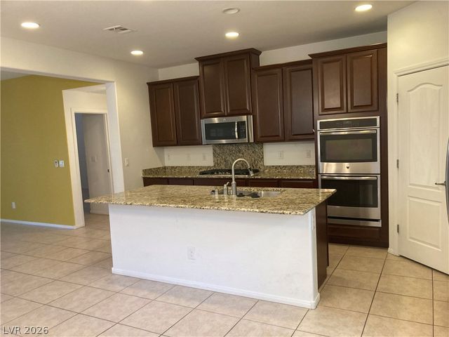 3432 Butterfly Bush Street, Las Vegas, NV 89117