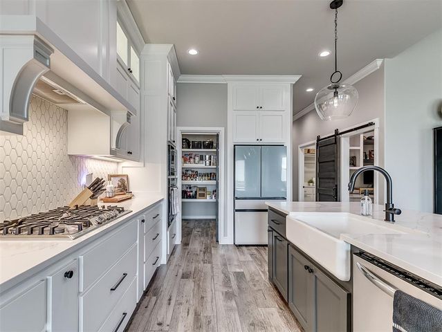 5713 Copper Stone Court, Mustang, OK 73064