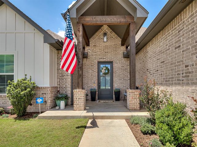 5713 Copper Stone Court, Mustang, OK 73064
