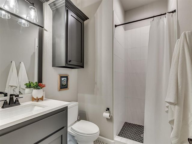 5713 Copper Stone Court, Mustang, OK 73064