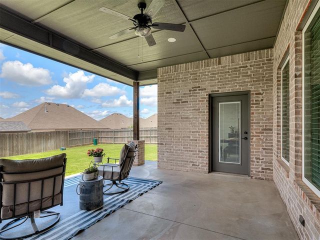5713 Copper Stone Court, Mustang, OK 73064