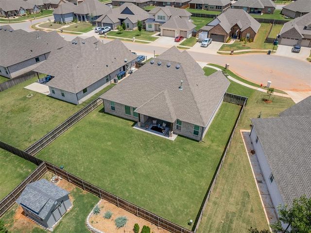 5713 Copper Stone Court, Mustang, OK 73064