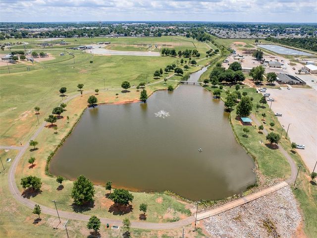 5713 Copper Stone Court, Mustang, OK 73064