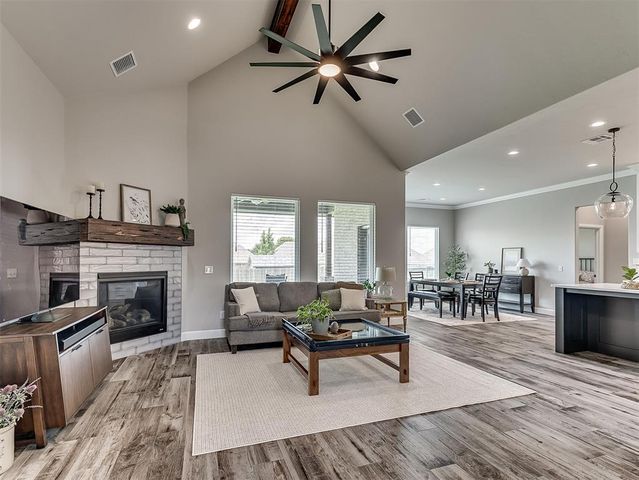 5713 Copper Stone Court, Mustang, OK 73064