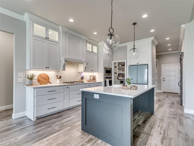 5713 Copper Stone Court, Mustang, OK 73064
