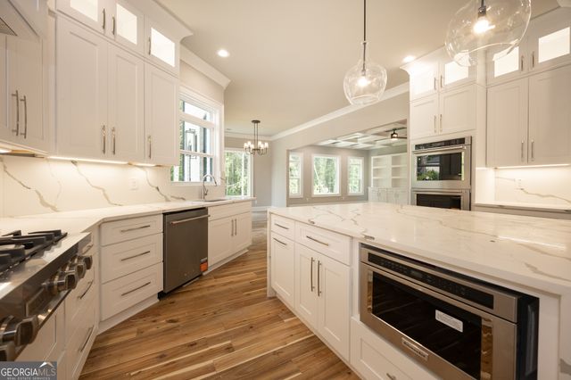 210 Waltham Way, Fayetteville, GA 30214