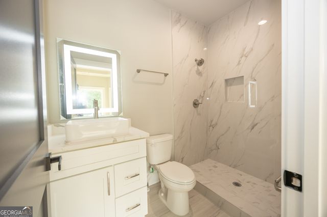 210 Waltham Way, Fayetteville, GA 30214