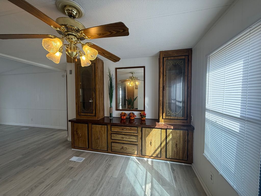 227 Blackthorn Road, Matteson, IL 60443 — photo 2