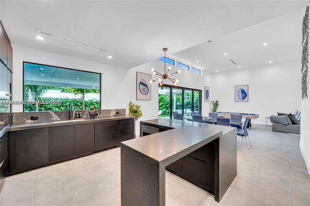 155 NW 51st St 0, Miami, FL 33127