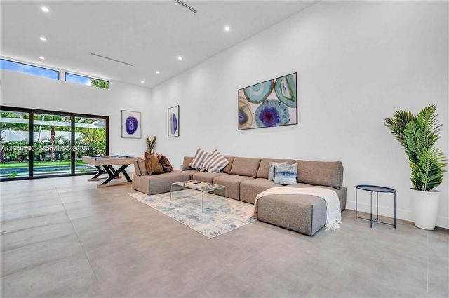 155 NW 51st St 0, Miami, FL 33127