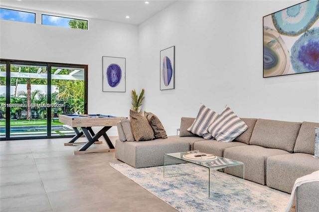 155 NW 51st St 0, Miami, FL 33127