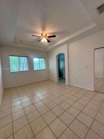 10760 NW 82nd Ter 8-7, Doral, FL 33178