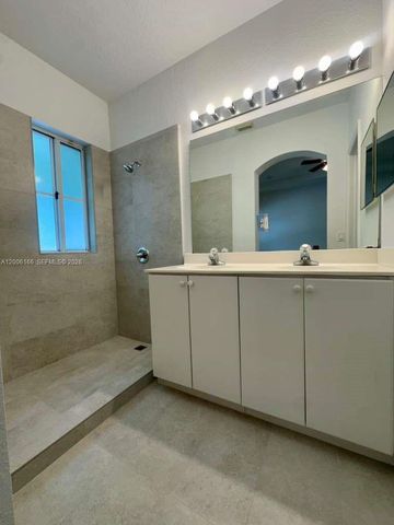 10760 NW 82nd Ter 8-7, Doral, FL 33178