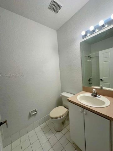 10760 NW 82nd Ter 8-7, Doral, FL 33178