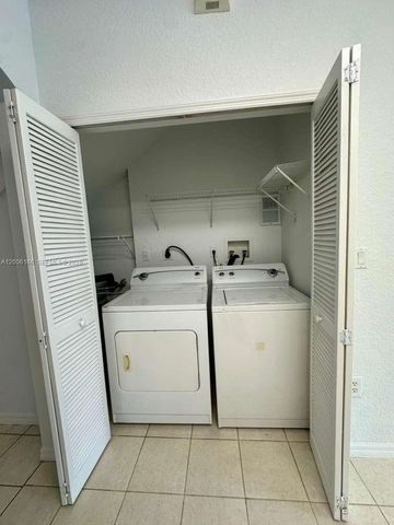 10760 NW 82nd Ter 8-7, Doral, FL 33178