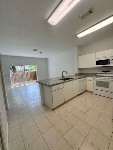 10760 NW 82nd Ter 8-7, Doral, FL 33178