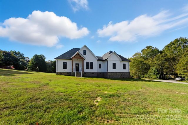 1213 Creekside Drive, Conover, NC 28613