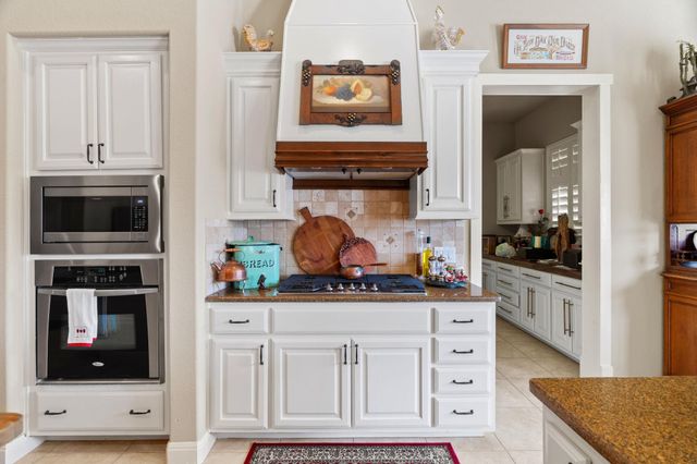 203 Circle Oaks DR, Burnet, TX 78611