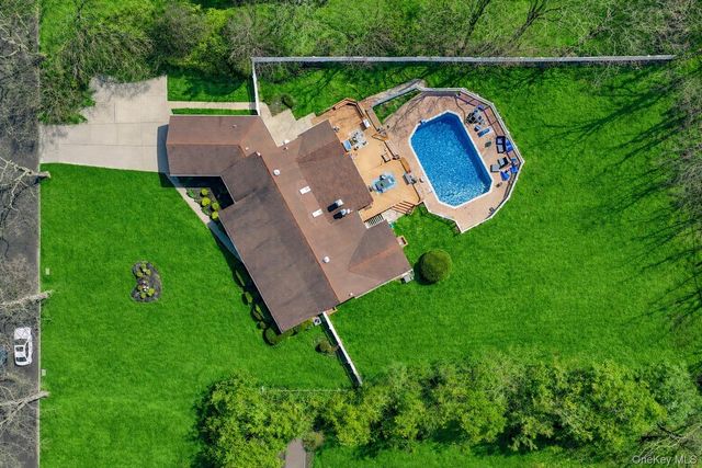 8 Penn Drive, Dix Hills, NY 11746