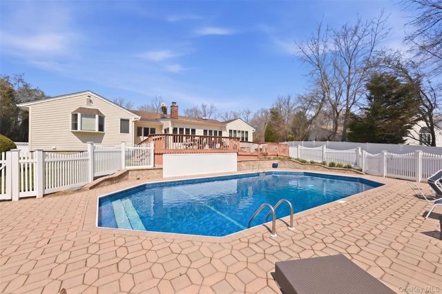 8 Penn Drive, Dix Hills, NY 11746