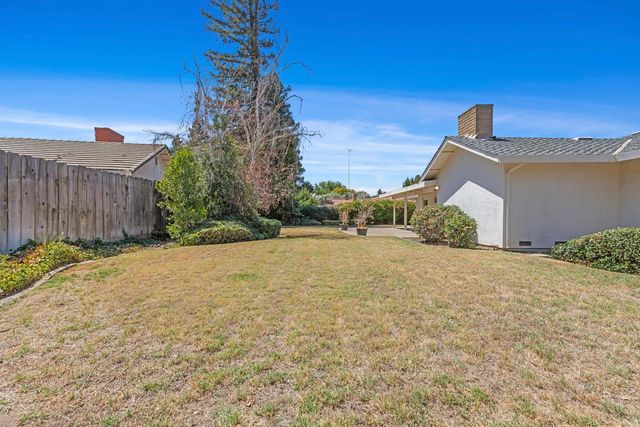 2620 Portsmouth Ln, Modesto, CA 95355