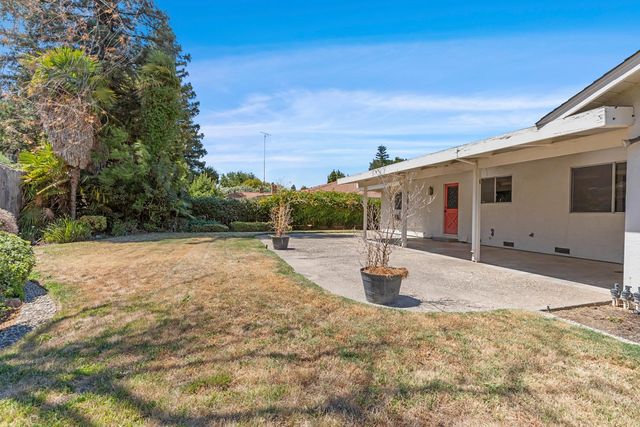 2620 Portsmouth Ln, Modesto, CA 95355