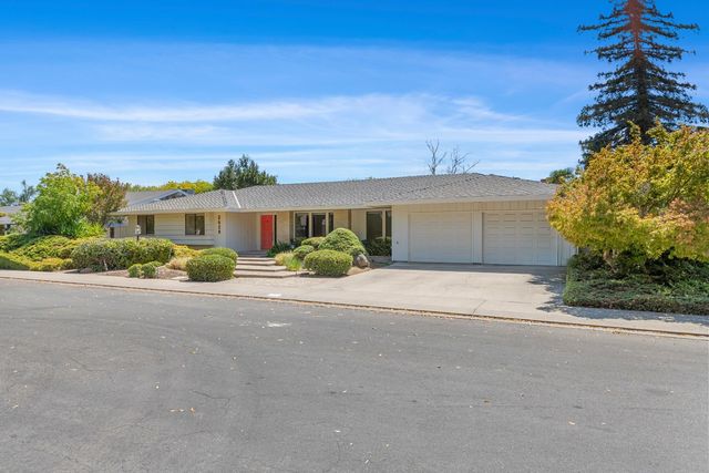 2620 Portsmouth Ln, Modesto, CA 95355