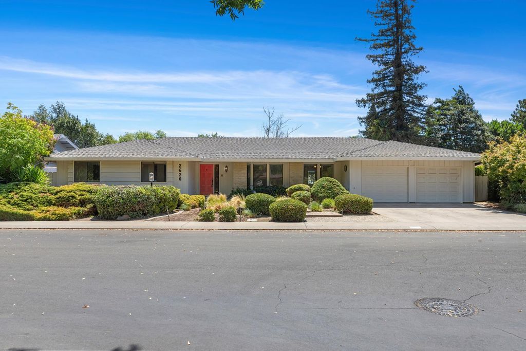 2620 Portsmouth Ln, Modesto, CA 95355