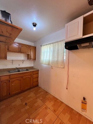 2160 E 105th, Los Angeles, CA 90002