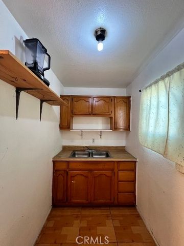 2160 E 105th, Los Angeles, CA 90002