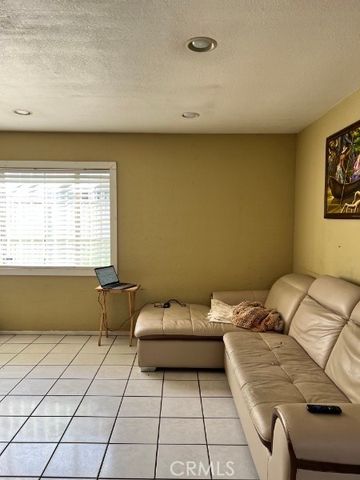 2160 E 105th, Los Angeles, CA 90002