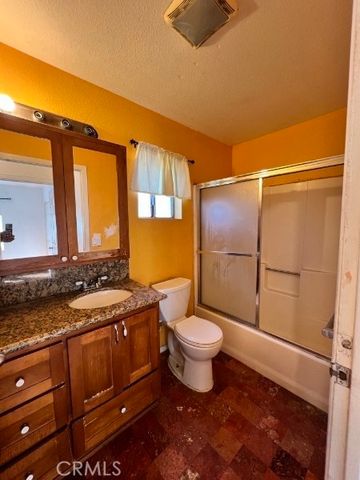 2160 E 105th, Los Angeles, CA 90002