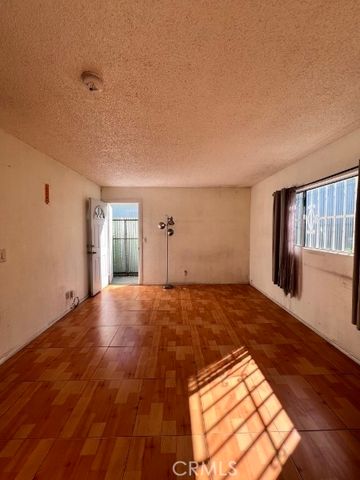 2160 E 105th, Los Angeles, CA 90002