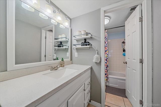2525 S Dayton Way 2310, Denver, CO 80231