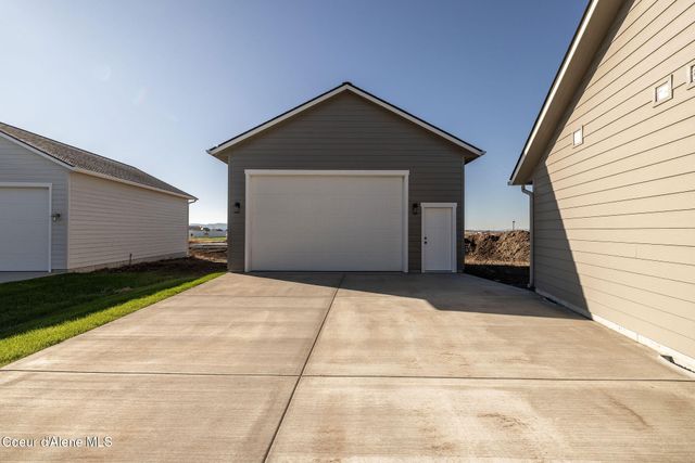 7065 W CONSTANTINE LN, Rathdrum, ID 83858
