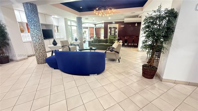 6001 SW 70th St 146, South Miami, FL 33143